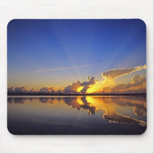 Atemsunset über dem Little Muddy River Mousepad