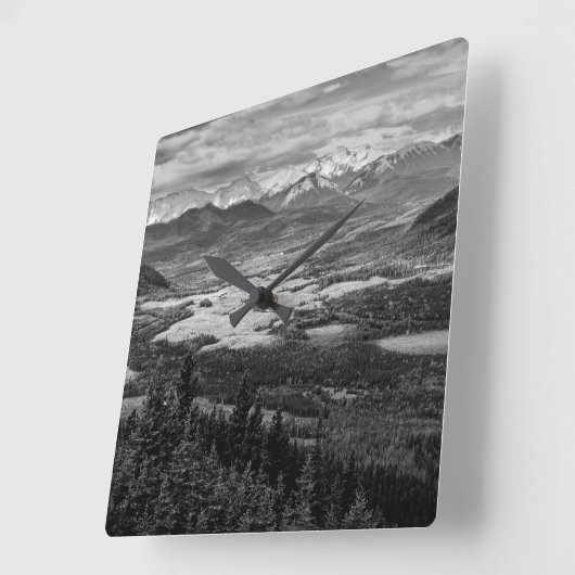Athabasca Lookout, monochrome Landschaftsfotografi Quadratische Wanduhr (Winkel)