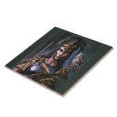 "Athena's Fierce Loyalty" Farbiges Portrait Fliese (Seite)