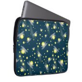 Ätherische glühende Glühwürmchen im Nachtmuster Laptopschutzhülle (Vorne Rechts)
