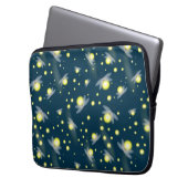 Ätherische glühende Glühwürmchen im Nachtmuster Laptopschutzhülle (Vorderseite Links)