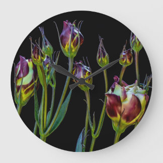 Ätherische Lila Tulips große Uhr