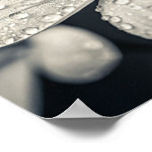 Ätherische monochrome Plumerien-Makrofotografie Poster (Ecke)
