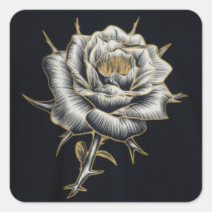 Ätherische Schönheit: Eine Rose der Dunkelheit Quadratischer Aufkleber