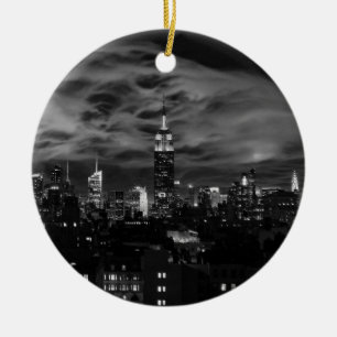Ätherische Wolken: NYC-Skyline, Emp St Bldg SW Keramik Ornament