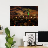 Ätherische Wolken: NYC Skyline, Empire State Bldg Poster (Heimbüro)