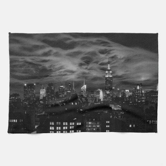 Ätherische Wolken: NYC Skyline, ESB Black and Whit Geschirrtuch (Horizontal)