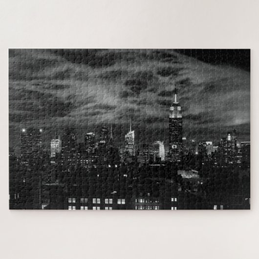 Ätherische Wolken: NYC Skyline, ESB Black and Whit Puzzle (Horizontal)