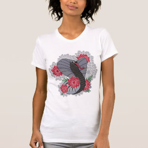 Ätherischer schwarzer Rabe und rote Päonie Grafik  T-Shirt