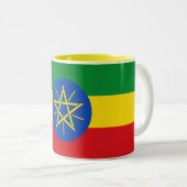 Äthiopische Flagge Zweifarbige Tasse (VorderseiteRechts)