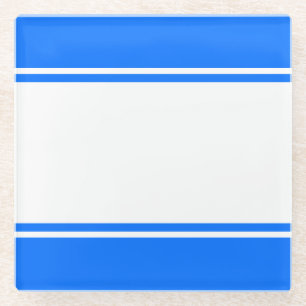 Athletischer Spaß in Hellblau mit weißen Rennstrei Glasuntersetzer