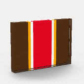 Athletisches Rot-Gelb-Braun-Rennstreifen Fotoblock (Links)