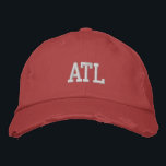 ATL "Atlanta" Monogramm Vintager weißer und roter  Bestickte Baseballkappe<br><div class="desc">ATL "Atlanta" Mit Monogramm bestickt White auf Vintagen roten Stil bedrückte Baumwollhut. Ein wunderbares Geschenk für jeden, der Atlanta GA Liebe! Wenn Sie Ihr persönliches Monogramm bevorzugen, dann wählen Sie einfach den Knopf "Diese Vorlage personalisieren", um Ihre Namensinitialen einzugeben. Die Stickerei kann an andere Farbeinstellungen angepasst werden, indem Sie die...</div>