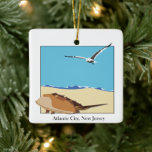 Atlantic City, NJ Horseshoe Crab Sea Gull Beach Keramikornament<br><div class="desc">Ornament mit einem zweidimensionalen Meeresmöbelbild, das mit Wellen über den Strand fliegt. Datum Anpassbar auf der Rückseite. Atlantic City, New Jersey vorne im Baskerville Schriftart</div>