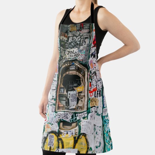 ATM-MASCHINE MIT GRAFFITI SCHÜRZE (InSitu)