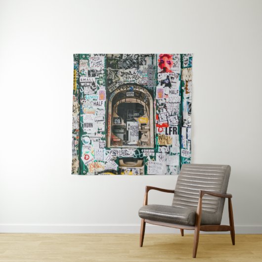 ATM-MASCHINE MIT GRAFFITI WANDTEPPICH (Beispiel)