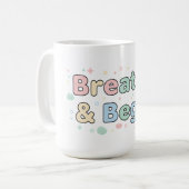 Atme & Beginne Pastell-Zitat Kaffeetasse (Vorderseite Links)