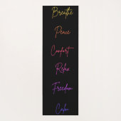 Atme Entspannung Frieden Regenbogen Schrift Schwar Yogamatte (Rückseite)