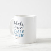 Atme Frieden ein, Kraft aus – Atem-Coach Kaffeetasse (Vorderseite Links)