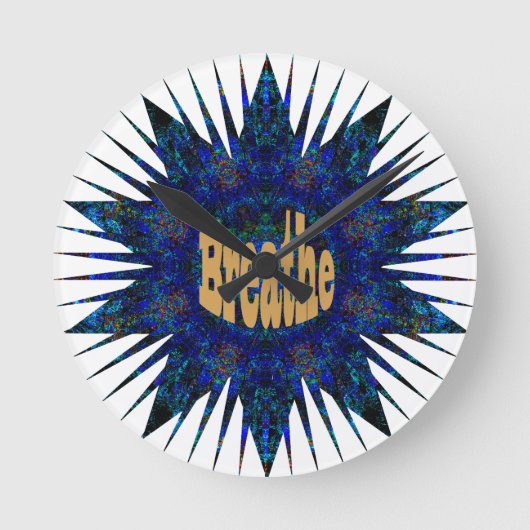 Atmen, auf Blue Boho Star Runde Wanduhr (Vorderseite)