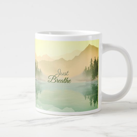 Atmen Sie einfach den Bergwald Gold Green Jumbo-Tasse (Rechts)