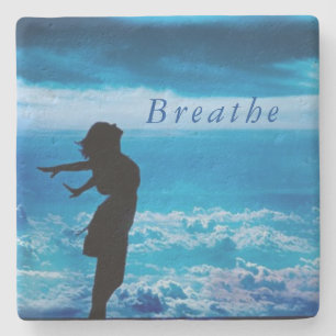 Atmen Sie einfach ein, wenn Sie anfangen oder anfa Steinuntersetzer