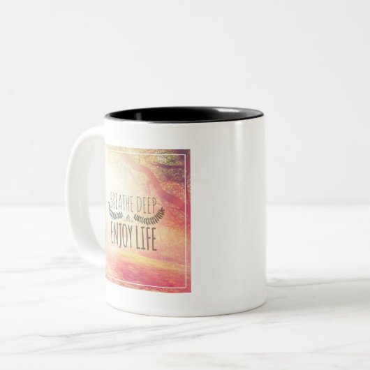 Atmen Sie tief Zweifarbige Tasse (Vorderseite Links)