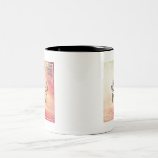 Atmen Sie tief Zweifarbige Tasse (Mittel)