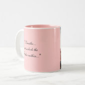 "Atmen Sie...und die Göttin innen... freimachen." Zweifarbige Tasse (Vorderseite Links)