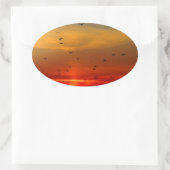 Atmosphärischer Himmel, Sonnenuntergang, Vögel, sc Ovaler Aufkleber (Tasche)