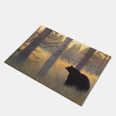 Atmosphärischer Schwarzbär Fußmatte (Schrägansicht)