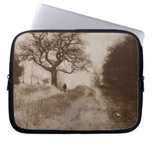 atmosphärisches Schneeszene Foto monochrom Laptopschutzhülle