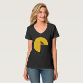 Atmospheric Wolf Howling at the Full Moon T-Shirt (Vorderseite Vollansicht)