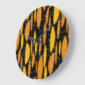 Atomic, schwarz-orange geometrisches Muster. Große Wanduhr (Winkel)