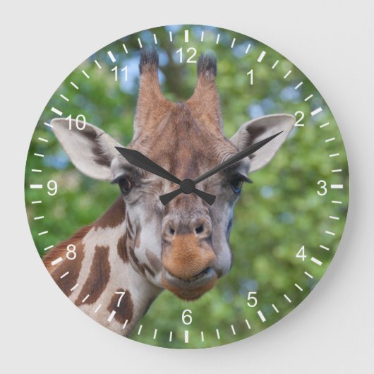 Attentive Giraffe Große Wanduhr (Vorderseite)