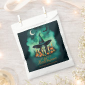 Attractive & Mystical Halloween Witch Conjures Geschenktütchen (Ausgeschnitten)