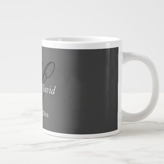 Attraktive Kalligrafie-Monogramm-Hochzeit Jumbo-Tasse (Rechts)