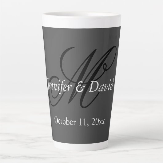 Attraktive Kalligrafie-Monogramm-Hochzeit Milchtasse (Vorderseite)