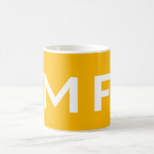 Attraktive Monogram gelb weiß Moderne Schlicht Kaffeetasse (Mittel)