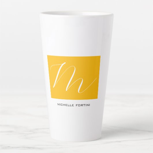 Attraktive Monogram gelb weiß Moderne Schlicht Milchtasse (Vorderseite)