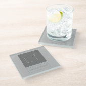 Attraktive Monogramm Grau Schlicht Glasuntersetzer (Schrägansicht)