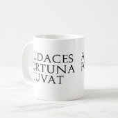 Audaces Fortuna Juvat Kaffeetasse (Vorderseite Links)