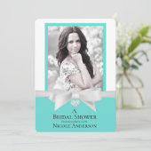 Audrey Aquamarin White Bow Modernes Brautparty Fot Einladung (Stehend Vorderseite)