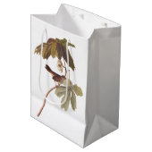 Audubon Swamp Sparrow Bird on Wild Mandrake Mittlere Geschenktüte (Vorderseite Schrägansicht)