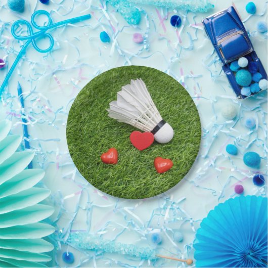 Auf Badminton Player mit Shuttlecock und Liebe Pappteller (Party)