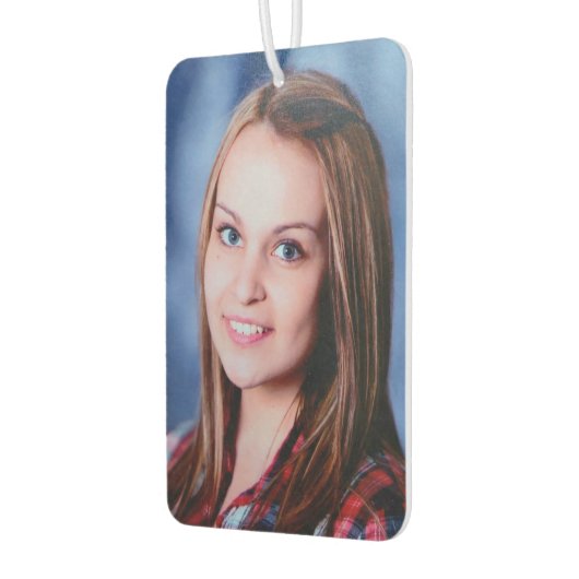 Auf beiden Seiten gibt es denselben Freshener für Autolufterfrischer (Links)