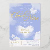 Auf Cloud Nine Elegante Script Baby Shower Gold Folieneinladung (Vorderseite)