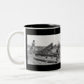 Auf dem Bauernhof in 1940 Zweifarbige Tasse (Links)