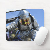 Auf dem Cockpit wird eine Rettungsübung durchgefüh Mousepad (Mit Mouse)