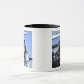 Auf dem Cockpit wird eine Rettungsübung durchgefüh Tasse (Zentrum)